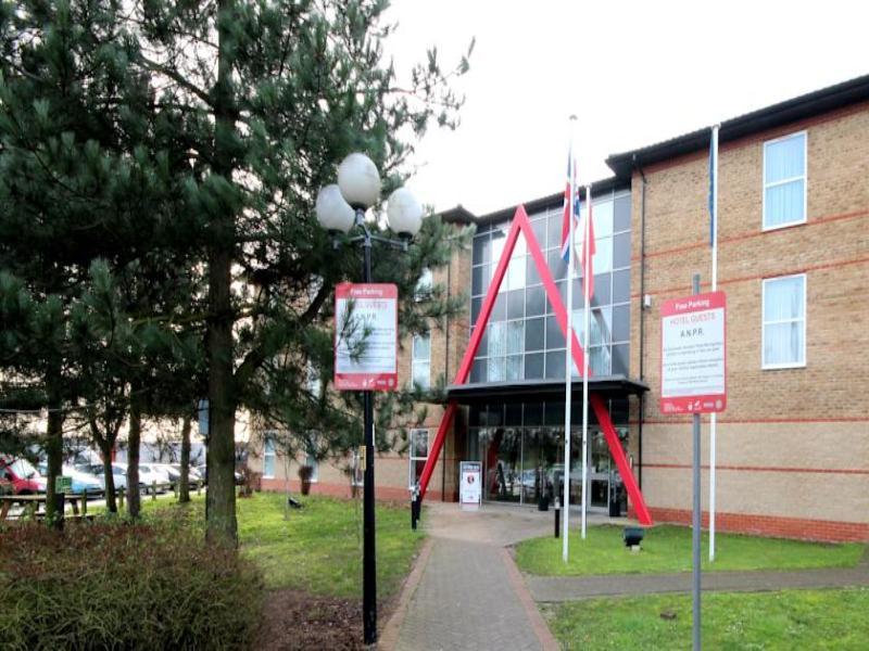 Hotel Ramada London Stansted Airport 4*