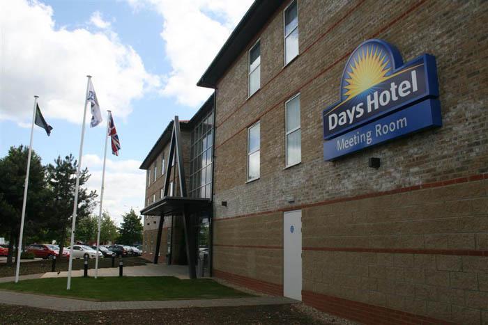 Ramada London Stansted Airport Hotel 4*