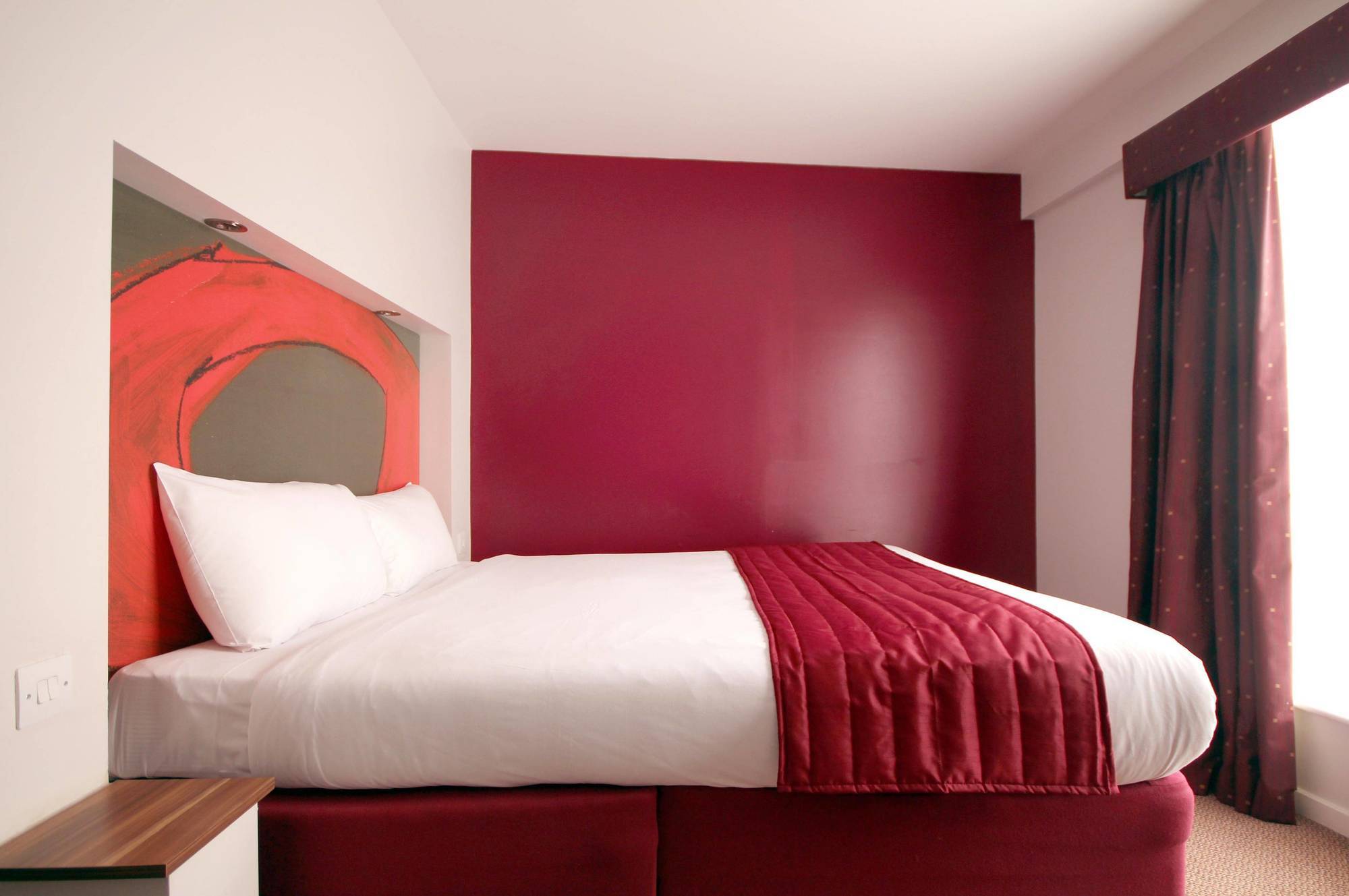 Ramada London Stansted Airport Hotel 4*