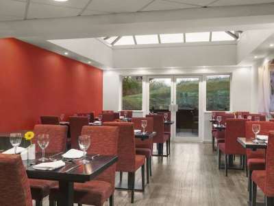 Hotel Ramada London Stansted Airport 4*